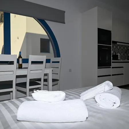 Castle & Sea, Platanos Retreat * Αγία Μαρίνα
