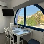 Castle & Sea, Platanos Retreat Apartment