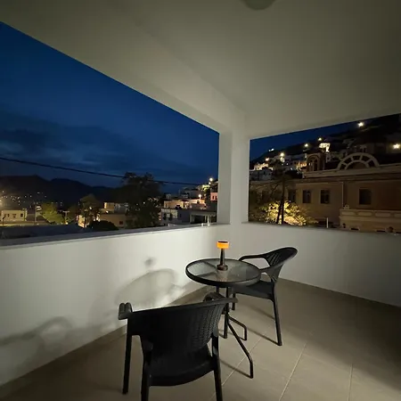 Castle & Sea, Platanos Retreat Apartment *