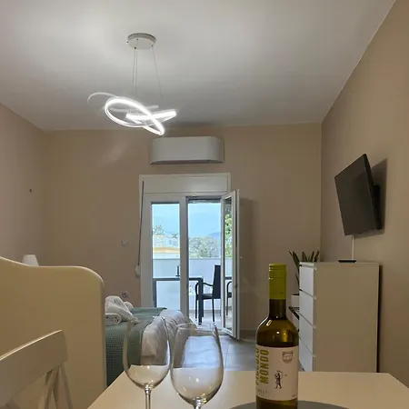Апартаменты Castle & Sea, Platanos Retreat
