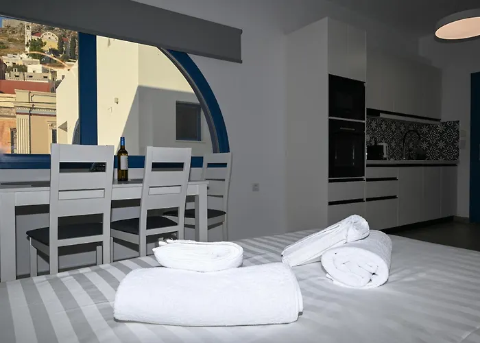 Castle & Sea, Platanos Retreat * اجيا مارينا