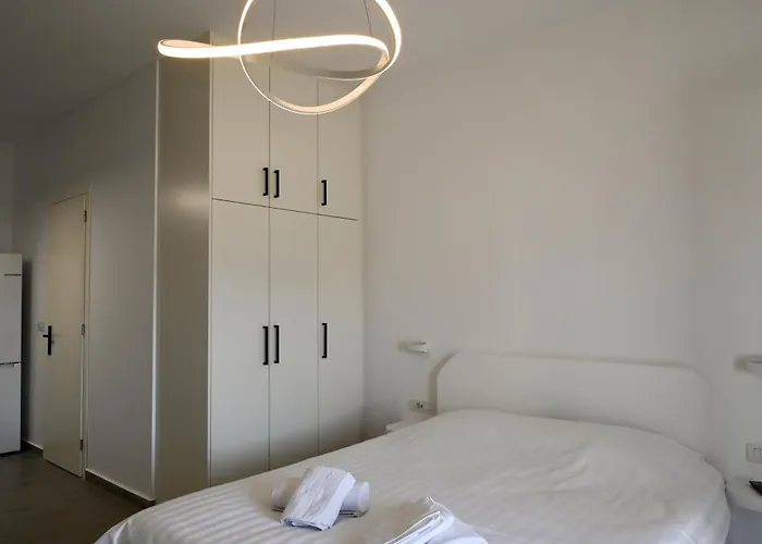 Castle & Sea, Platanos Retreat اجيا مارينا