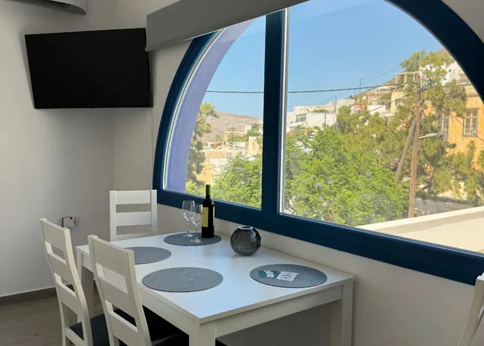 Castle & Sea, Platanos Retreat شقة