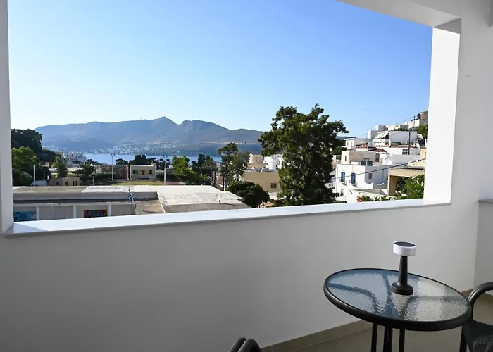 Castle & Sea, Platanos Retreat