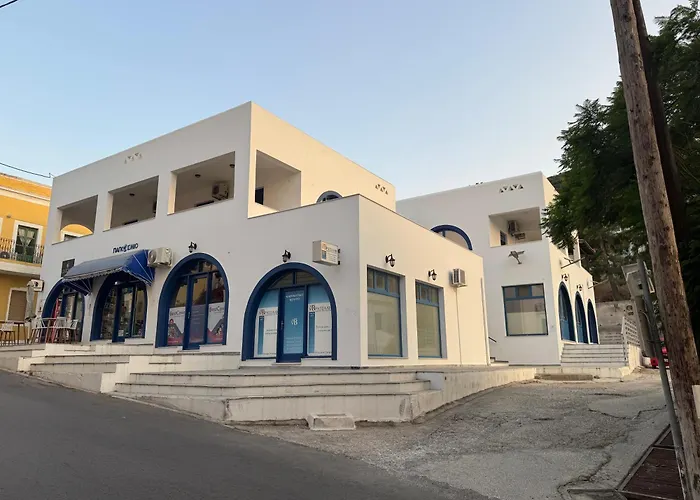 Castle & Sea, Platanos Retreat